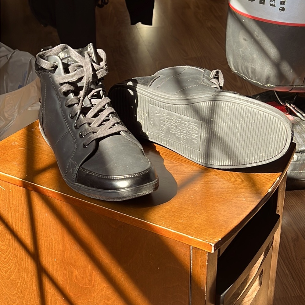 Lightly worn Aldo